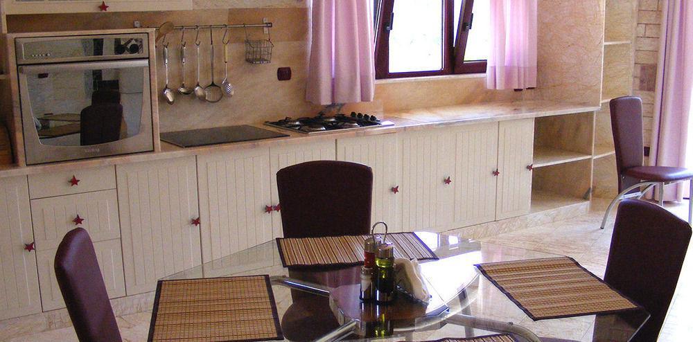 Paco'S Resort Gaios Eksteriør billede
